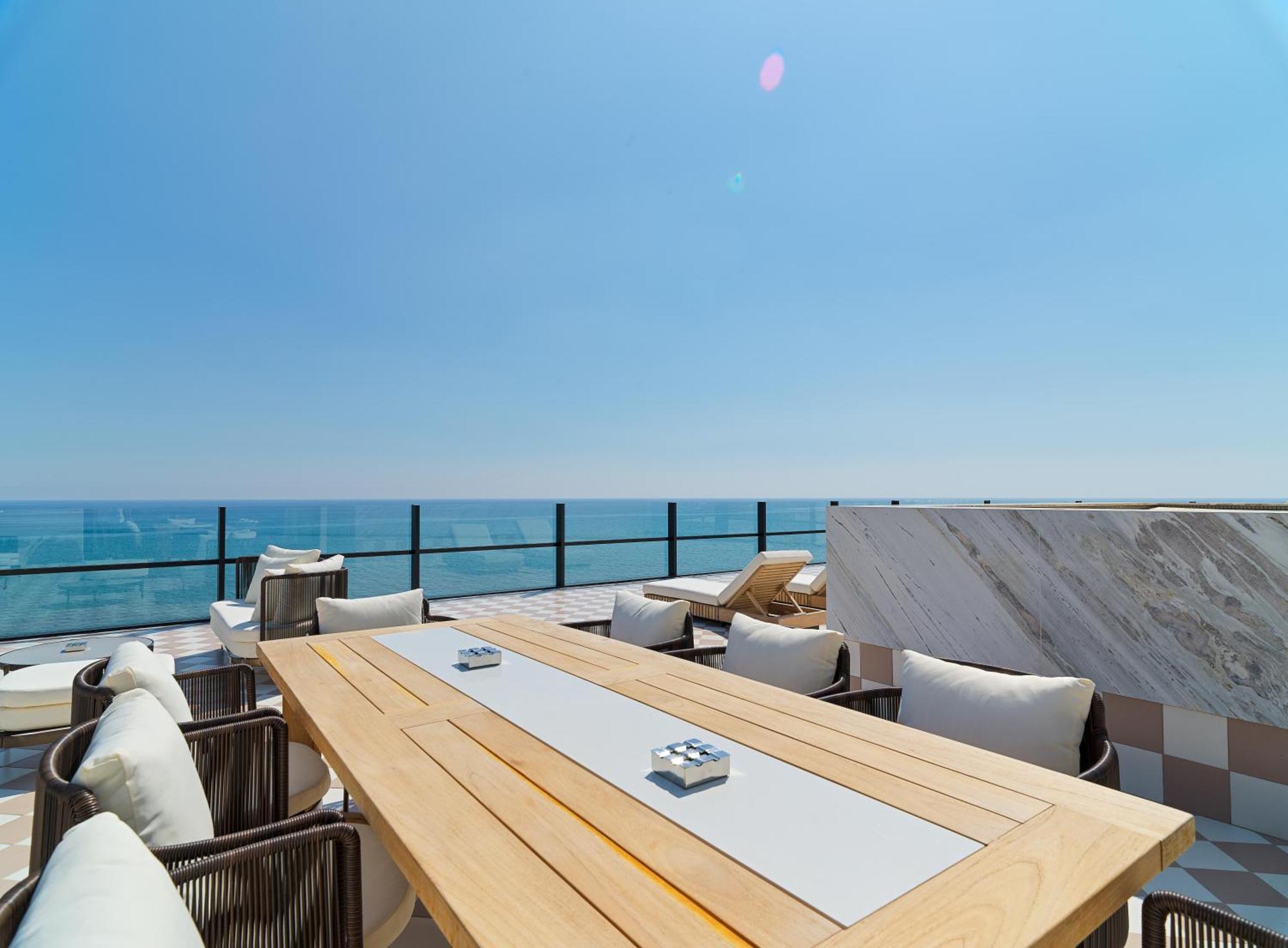 Liv Mackenzie Beach Suites Larnaca Adults Only Esterno foto